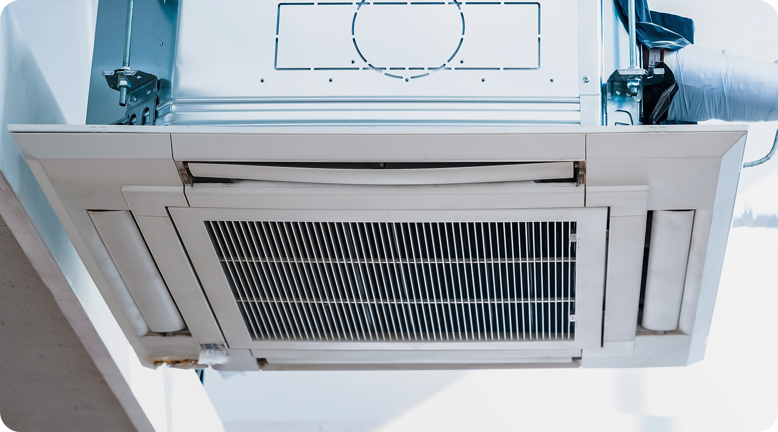 空気と空間を、もっと清潔に地域密着のエアコンクリーニング